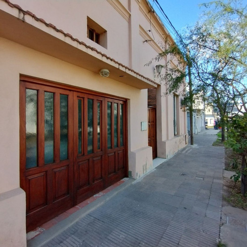 Casa Con Cochera Y Patio, Santo Tome