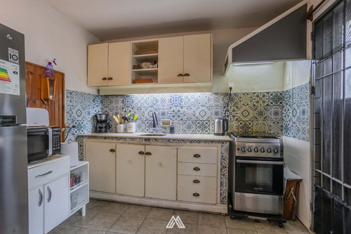 Ventas Casa Con Fondo Y Cochera En Sayago
