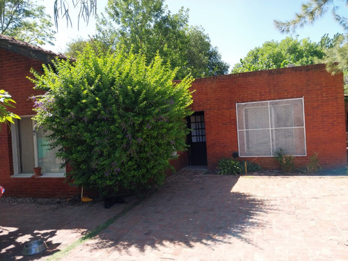 Hermosa Casa En Venta En Barrio Yei Pora