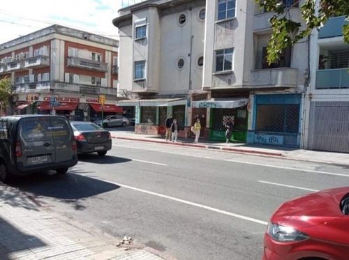 Alquiler Casa En Planta Alta Prox A 18 De Julio