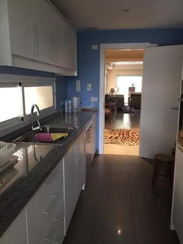 Imagen 7 de 11 de Espectacular Apartamento En Venta En Carrasco. Con Jardin. (ref: Bon-2605)