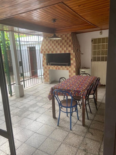 Imagen 7 de 11 de Casa En Venta De 2 Dormitorios C/ Cochera En Quilmes