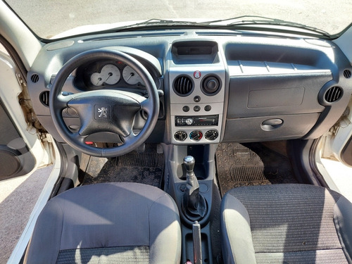 Imagen 12 de 14 de Peugeot Partner 2016 1.6 Hdi Furgon Confort 5as