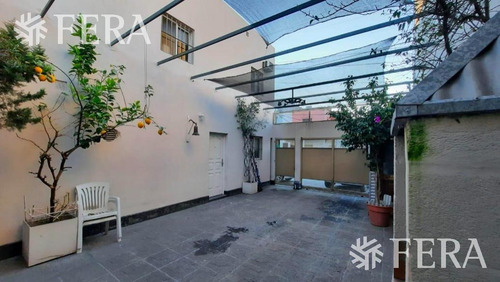 Imagen 3 de 13 de Venta De Casa De 3 Ambientes Con Cochera En Bernal Oeste (28126)