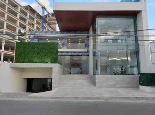 Renta - Edificio De 3 Plantas En Mérida, Yucatán