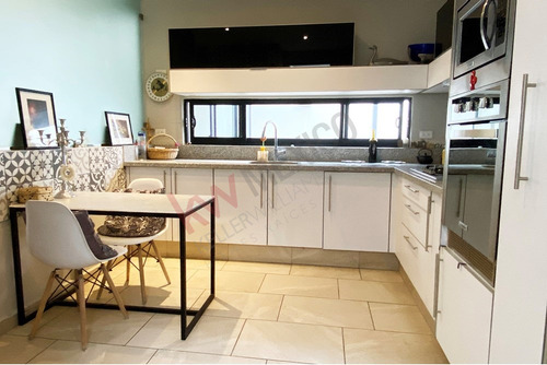 Casa En Venta Con Acabados De Lujo En La Carcaña