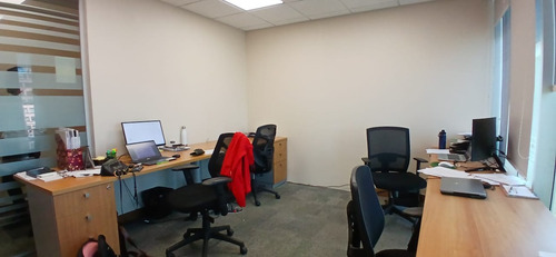 Excelente Oficina Habilitada Y Amoblada De 220m2 En Arriendo