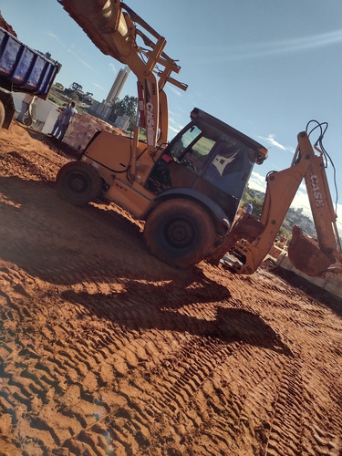 Imagem 3 de 3 de Case 580 Super M