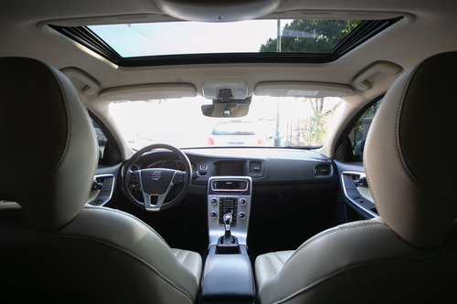 Imagem 13 de 14 de Volvo V60 2.0 T4 Drive-e Momentum