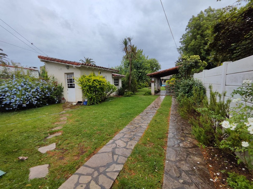 Venta Casa 4 Amb. Gran Terreno. Apto Crédito.