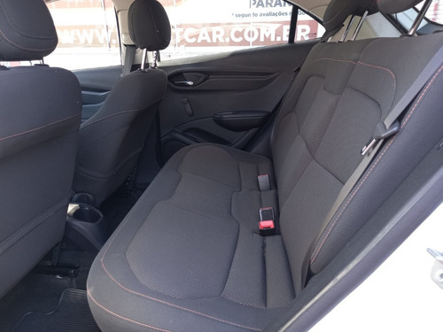 Imagem 11 de 13 de Chevrolet Onix