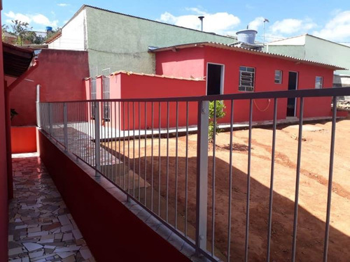 Casa Alto Padrão Em Baependi Sul De Minas , Casa Com 3 Quartos , 02 Suítes , Todo Murado , No Centro Da Cidade, Vaga 06 Veículos. - 949
