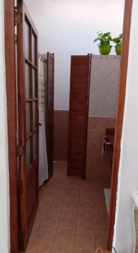 Casa En Venta - 2 Dormitorios 1 Baño - Cochera - 433mts2 - Caseros