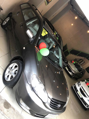 Imagem 2 de 6 de Toyota Fielder