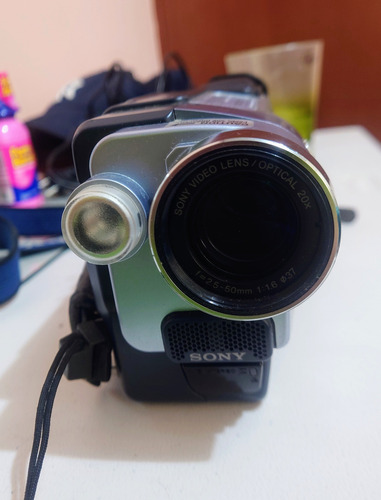 Videocámara Sony Handycam Dcr-trv250 Digital 8 Ntsc Azul Y Gris (Usado)