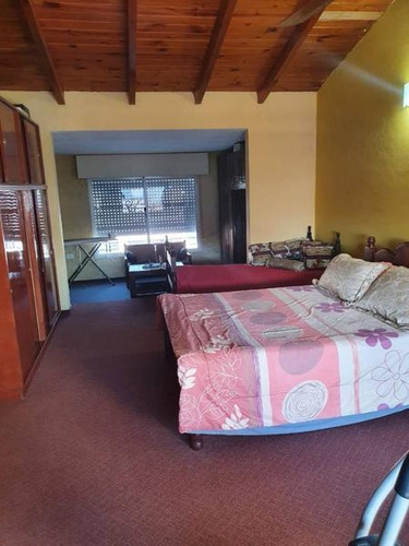 Venta Casa 3 Dormitorios Con Casa 2 Dormitorios En Fondo De Terreno - Granadero Baigorria