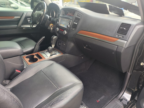 Mitsubishi Pajero Full 3.8 HPE 4X4 V6 24V GASOLINA 2P AUTOMÁTICO
