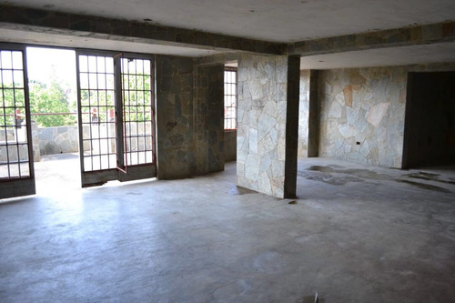Imagen 3 de 14 de Casa - Mansión Estilo Tudor Inglesa En Guataparo