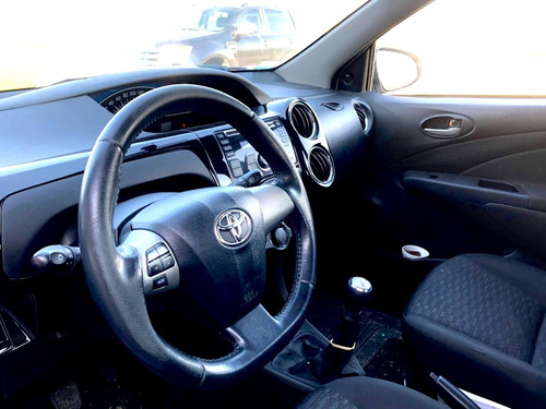 Toyota Etios 1.5 Xls 5 Ptas 2014
