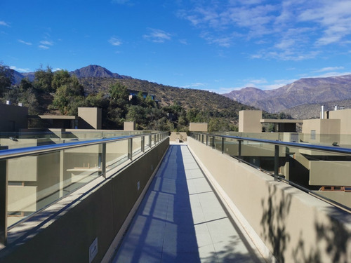 En Exclusivo Condominio Valle Escondido