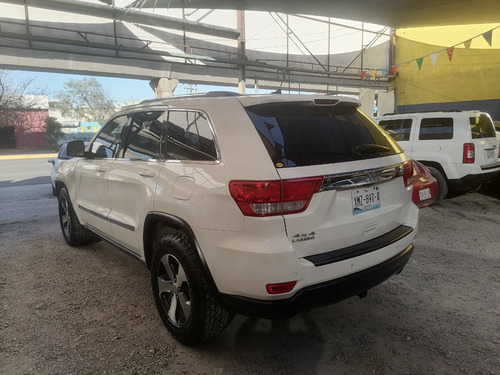 Jeep Grand Cherokee 3.6 Laredo V6 Lujo 4x2 Mt