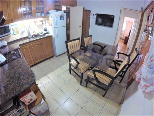 Imagen 9 de 14 de Depto 4 Amb Con Balcon Centrico // Necochea 174