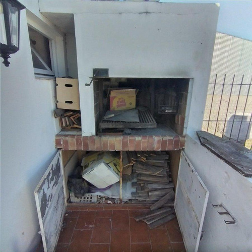 Espacio Para Fábrica + Chalet En Primer Piso