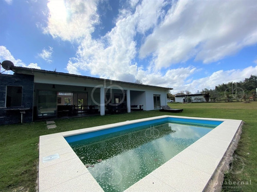 Imagen 19 de 26 de Moderna Casa Con Piscina En Barrio Privado Verde Mora, Punta Del Este