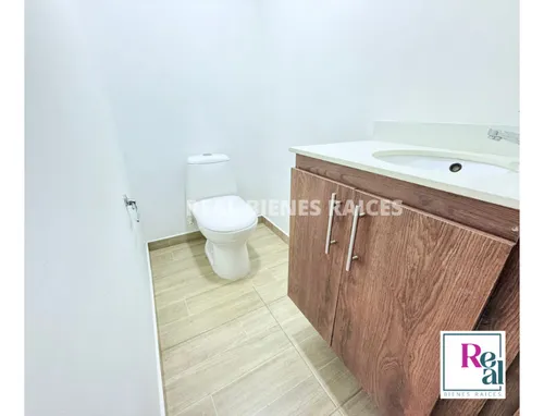 Se Arrienda Hermosa Casa Unifamiliar En Unidad Abierta.