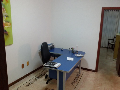 Imagem 12 de 15 de Casa De 3 Dormitórios - 4305