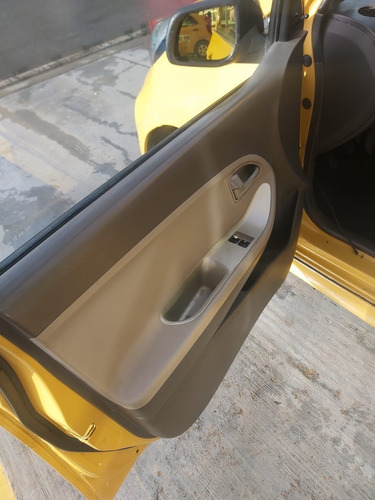 Imagen 5 de 25 de Taxi Kia Picanto Modelo 2015