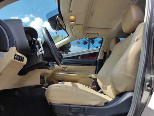 Imagem 12 de 15 de Mitsubishi Outlander 4x4-at 3.0 V-6 4p 2018