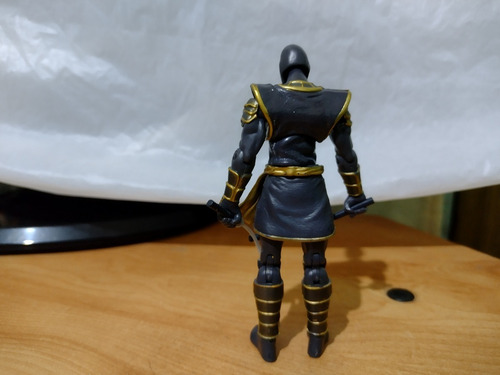 Marvel Universe 3.75 Ronin Hawkeye Hasbro 10 Cm (Usado)