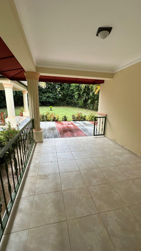 Villa En Metro Country Club