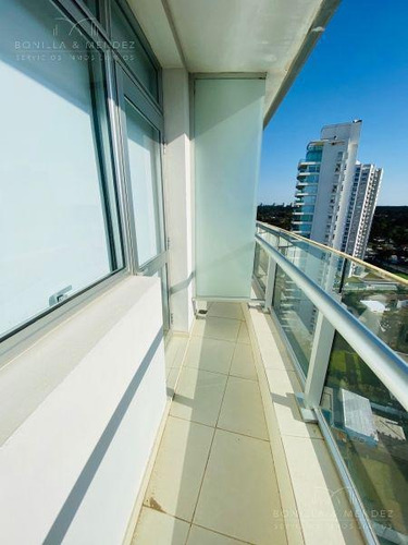 Seasons Tower, 2 Suites, Toilette, Dependencia De Servicio, Muy Buena Vista Al Puerto.