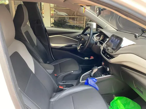 Chevrolet Onix 1.0T Premier Sedan At