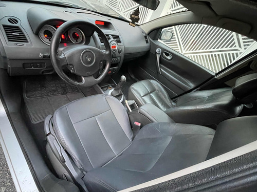 Renault Megane Grand Tour 1.6 Dynamique Hi-flex 5p