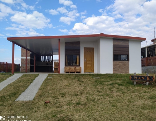 Imagen 3 de 29 de Alquilo Casas En Termas De Almirón, Nuevas, Con Excelente Ubicación Y Equipadas Para Disfrutar Con Piscina Propia, Parrilleros Techados Y Cocheras, Excelente Opción Para Tus Vacaciones. Llámame