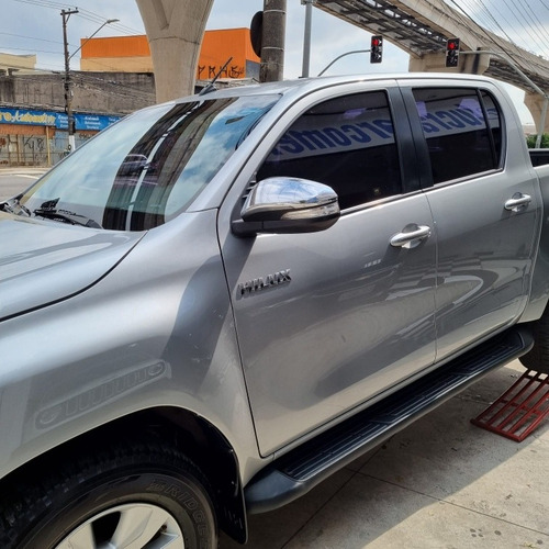 Imagem 3 de 14 de Toyota Hilux 2017 2.7 Srv Cab. Dupla 4x4 Flex Aut. 4p