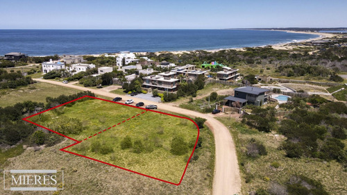 Venta Exclusiva De 2 Lotes En Pueblo Jose Ignacio (ref: Atm-7324)