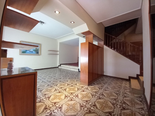 Casa 6 Ambientes Parque Pileta Venta Urquiza