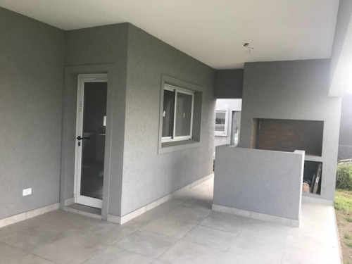 Imagen 10 de 21 de Casa En Venta En El Canton Norte - Maroto Propiedades