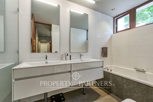 Impecable Casa En Condominio En Camino Las Hualtat...