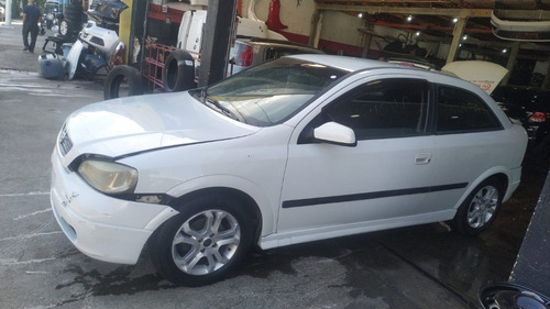 Imagem 3 de 11 de Sucata Gm Astra Hatch Gls 2 Portas 2.0 8v Manual Ano 2000
