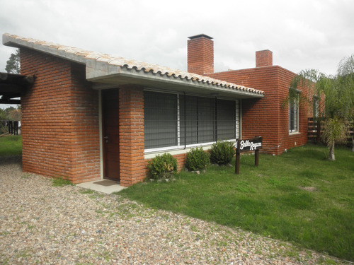 Venta Piriápolis - Casa En Barrio Country Zona Tranquila - Acepta Banco - Ref 5868