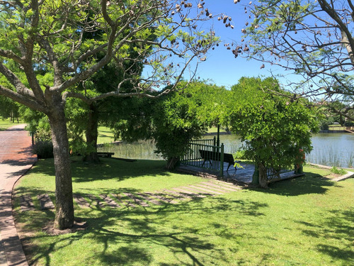 Casa En Venta | 3 Dormitorios En Las Glorietas, Nordelta