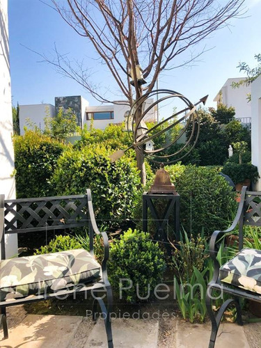 Casa En Venta De 5 Dorm. En Lo Barnechea