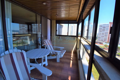 Venta, Apartamento, 2 Dormitorios Con Garaje, Con Vista, Brava, Punta Del Este, Uruguay