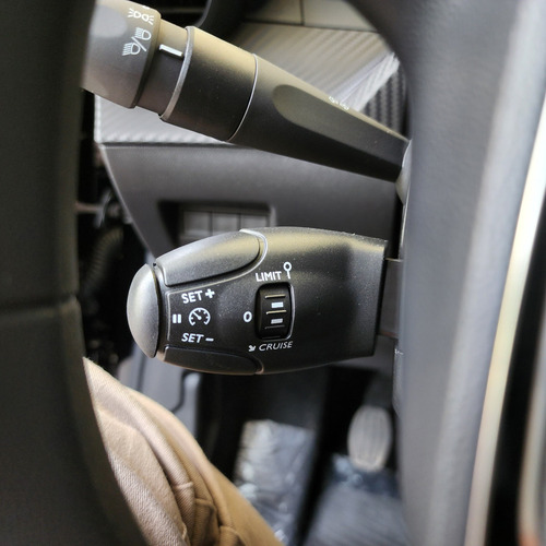 Peugeot 208 1.6 Allure At