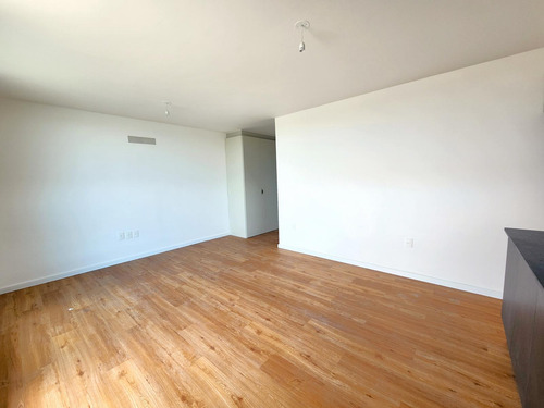 Venta Apartamento 2 Dormitorios Penthouse Con Vista Al Lago Parque Miramar Y Garaje